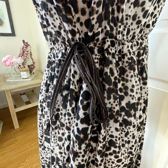 Xirena Leighton Animal Print Midi Slit V Neck Brown Dress Size Small - Picture 5 of 12